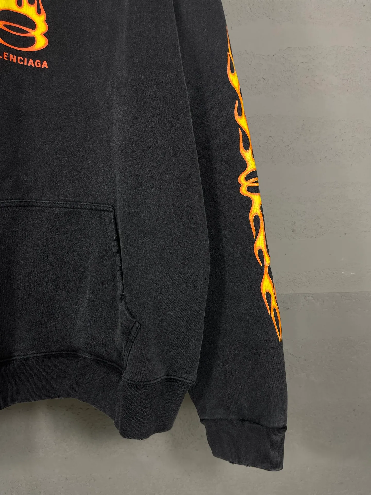 【 . Quality】BALENCI*GA/ #.2024# # 2024New Arrival. Authentic ， 。 ！ ZP 。 460 ， . ， ，。 。 ， ， 。 。 OS . Same Style ：BL 238937 ： Size：XS S M L